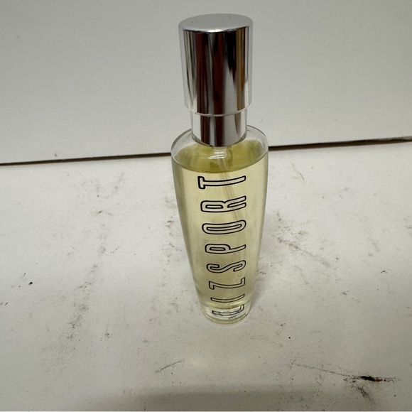 Liz Sport Eau De Toilette Spray by Liz Claiborne 0.5 OZ - Picture 1 of 3